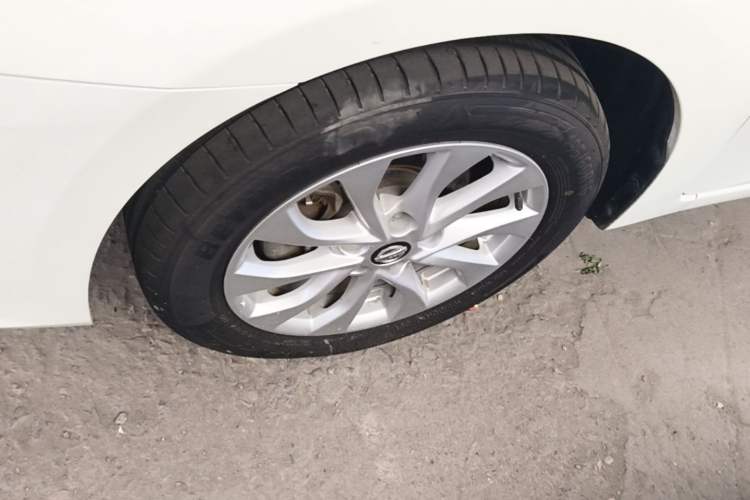 Used Nissan Sylphy 2016 1.6 XL Manual Luxury Edition Exterior 4