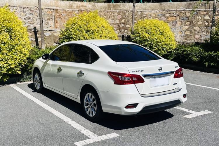 Used Nissan Sylphy 2016 1.6 XL CVT Deluxe Edition Exterior 4
