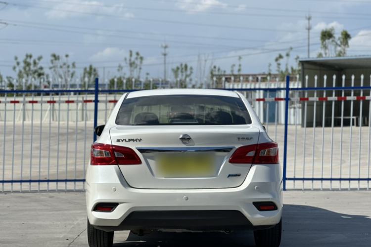 Used Nissan Sylphy 2016 1.6 XL CVT Luxury Edition Exterior 5