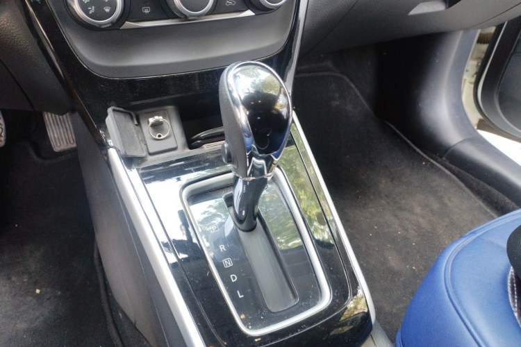 Used Nissan Sylphy 2016 1.6 XL CVT Deluxe Edition Gear Lever