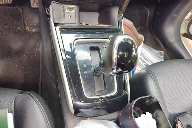 Used Nissan Sylphy 2016 1.6 XL CVT Deluxe Edition Gear Lever