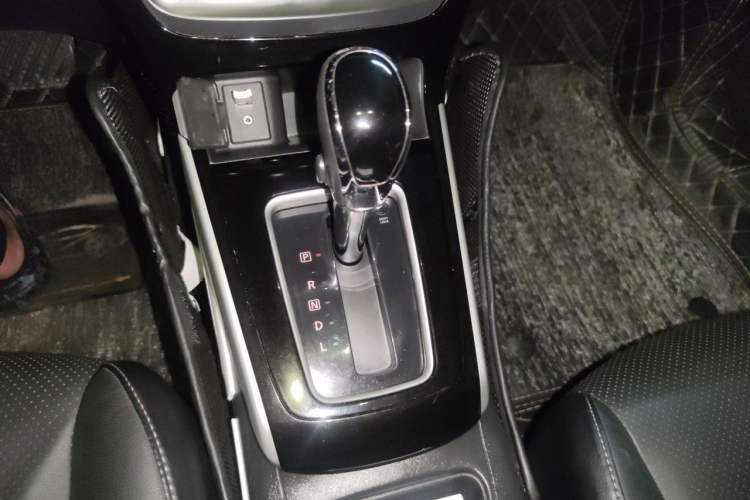 Used Nissan Sylphy 2016 1.6 XL CVT Deluxe Edition Gear Lever