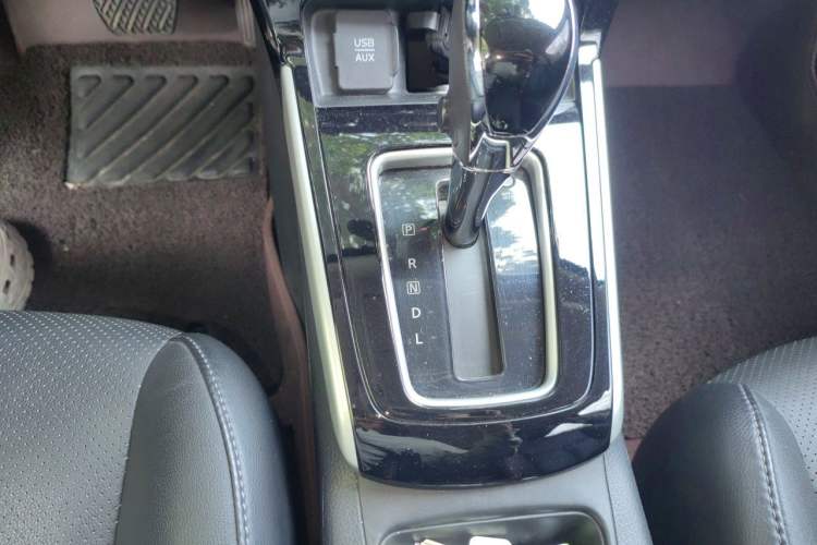 Used Nissan Sylphy 2016 1.6XV CVT Smart Enjoyment Version Gear Lever