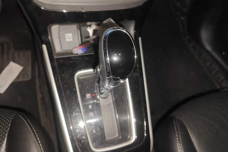 Used Nissan Sylphy 2016 1.6 XL CVT Luxury Edition Gear Lever