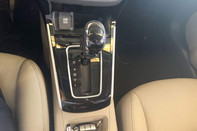 Used Nissan Sylphy 2016 1.6XV CVT Smart Enjoyment Version Gear Lever