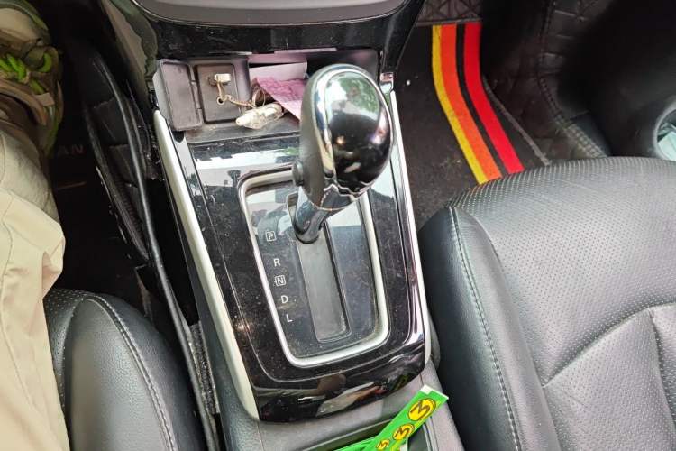 Used Nissan Sylphy 2016 1.6 XL CVT Luxury Edition Gear Lever