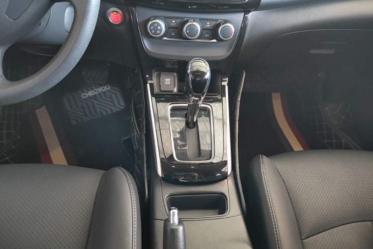 Used Nissan Sylphy 2016 1.6 XL CVT Deluxe Edition Gear Lever
