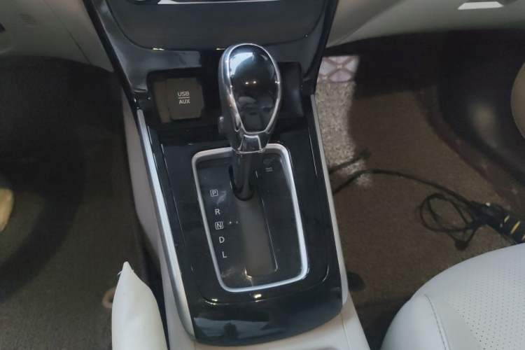 Used Nissan Sylphy 2016 1.6XV CVT Smart Enjoyment Version Gear Lever