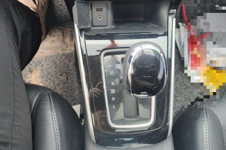 Used Nissan Sylphy 2016 1.6 XL CVT Luxury Edition Gear Lever
