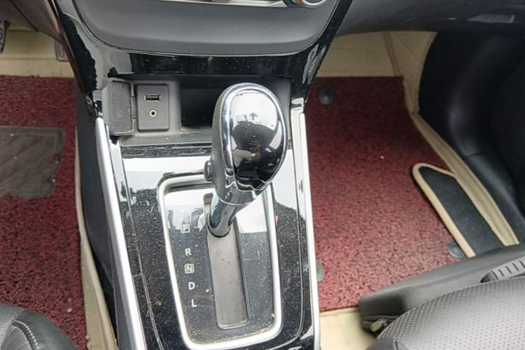 Used Nissan Sylphy 2016 1.6 XL CVT Deluxe Edition Gear Lever