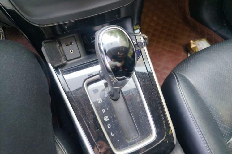 Used Nissan Sylphy 2016 1.6 XL CVT Deluxe Edition Gear Lever