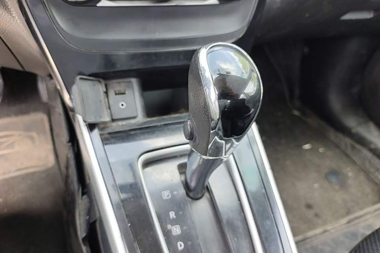 Used Nissan Sylphy 2016 1.6 XL CVT Deluxe Edition Gear Lever