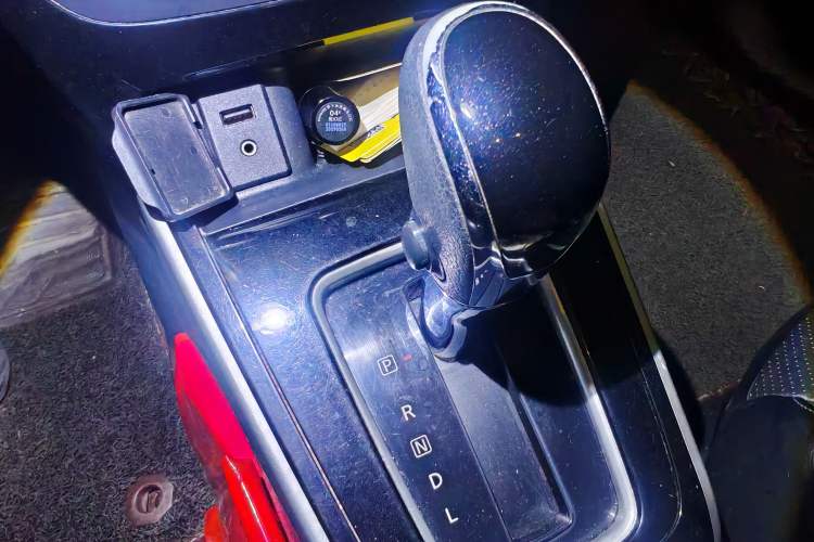 Used Nissan Sylphy 2016 1.6 XL CVT Deluxe Edition Gear Lever