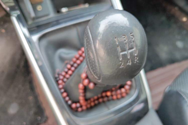 Used Nissan Sylphy 2016 1.6 XL Manual Luxury Edition Gear Lever