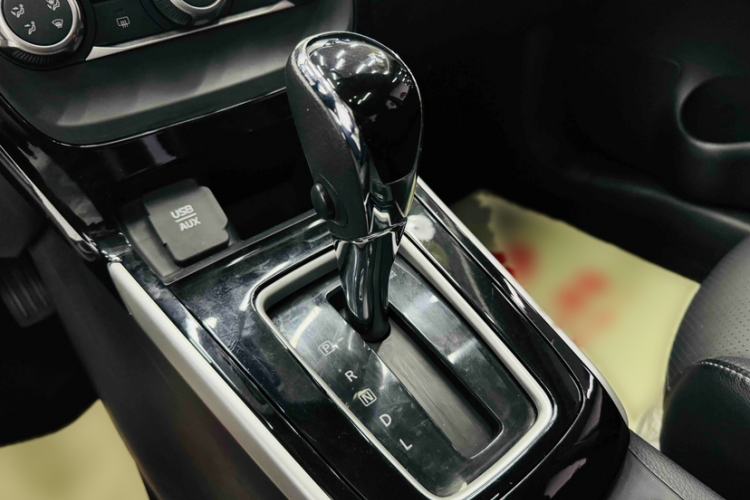 Used Nissan Sylphy 2016 1.6XV CVT Smart Enjoyment Version Gear Lever