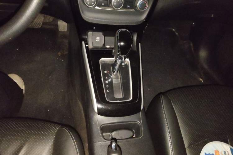 Used Nissan Sylphy 2016 1.6 XL CVT Luxury Edition Gear Lever