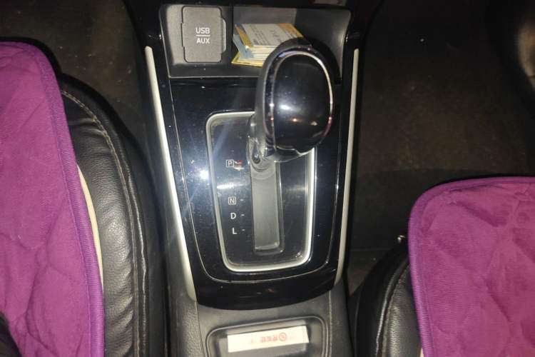 Used Nissan Sylphy 2016 1.6 XL CVT Deluxe Edition Gear Lever