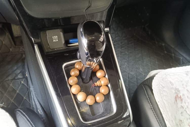 Used Nissan Sylphy 2016 1.6 XL CVT Luxury Edition Gear Lever