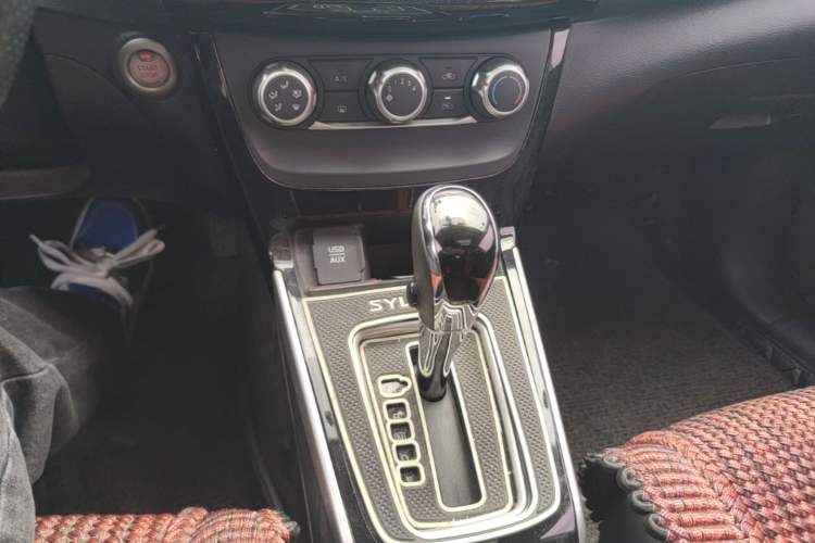 Used Nissan Sylphy 2016 1.6 XL CVT Deluxe Edition Gear Lever