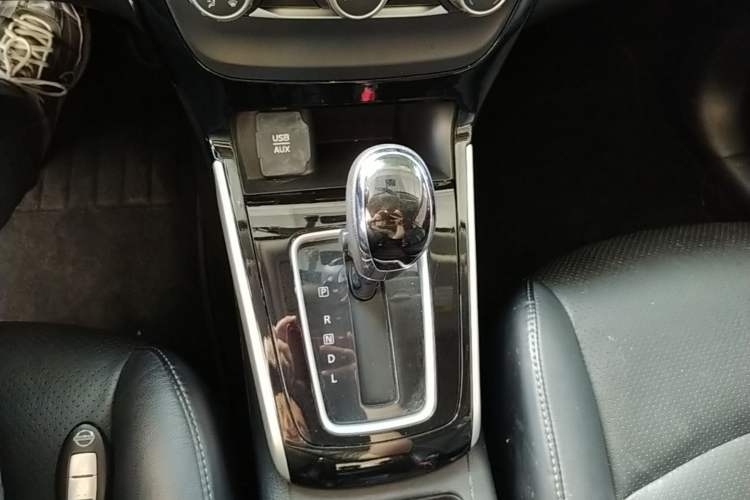 Used Nissan Sylphy 2016 1.6XV CVT Smart Enjoyment Version Gear Lever