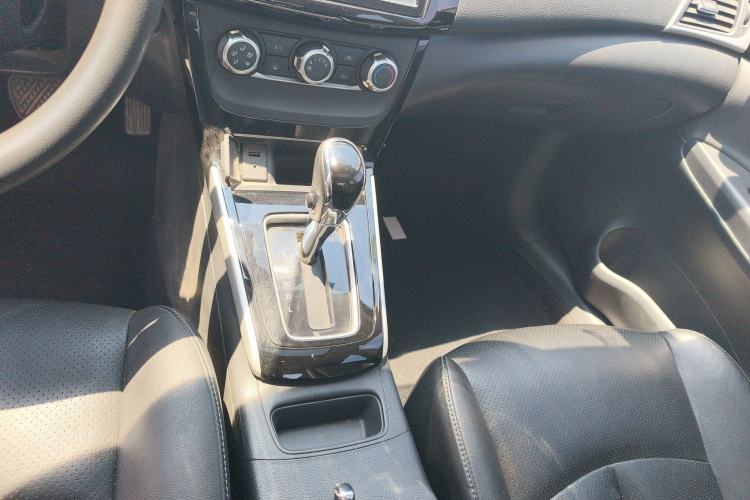 Used Nissan Sylphy 2016 1.6 XL CVT Deluxe Edition Gear Lever