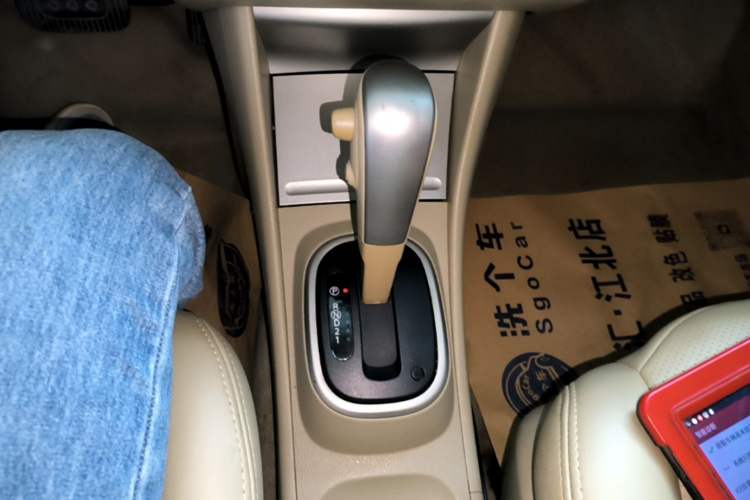 Used Nissan Sylphy 2016 Classic 1.6XE Automatic Leading Edition Gear Lever