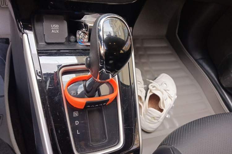 Used Nissan Sylphy 2016 1.6 XL CVT Deluxe Edition Gear Lever