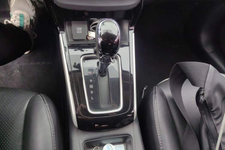 Used Nissan Sylphy 2016 1.6 XL CVT Luxury Edition Gear Lever
