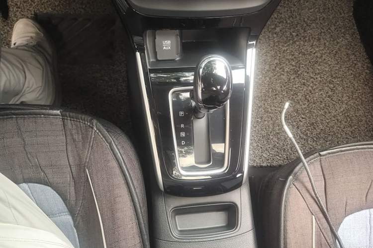 Used Nissan Sylphy 2016 1.6 XL CVT Luxury Edition Gear Lever