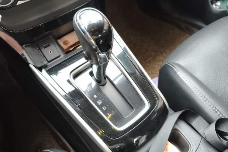Used Nissan Sylphy 2016 1.6 XL CVT Luxury Edition Gear Lever