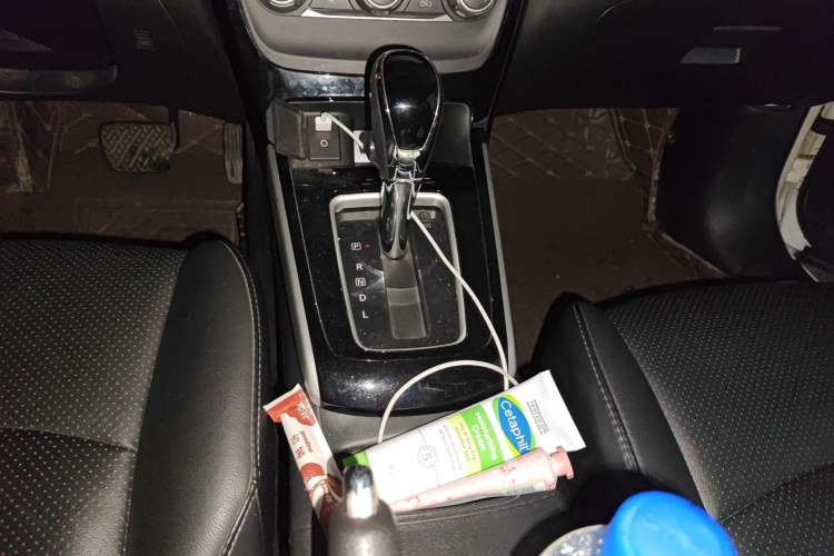 Used Nissan Sylphy 2016 1.6 XL CVT Deluxe Edition Gear Lever