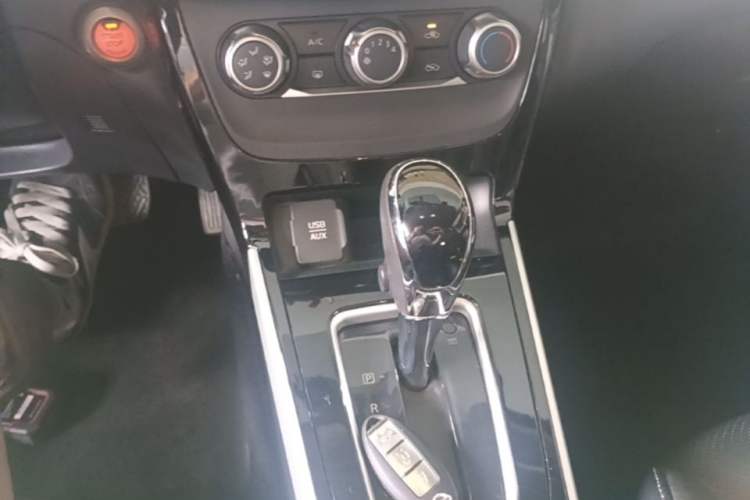 Used Nissan Sylphy 2016 1.6XV CVT Smart Enjoyment Version Gear Lever