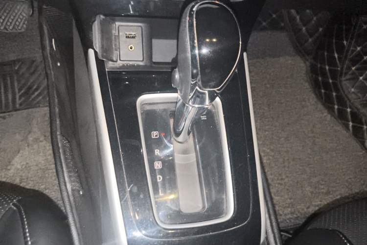 Used Nissan Sylphy 2016 1.8XV CVT Prestige Edition Gear Lever