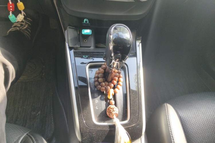 Used Nissan Sylphy 2016 1.6 XL CVT Luxury Edition Gear Lever