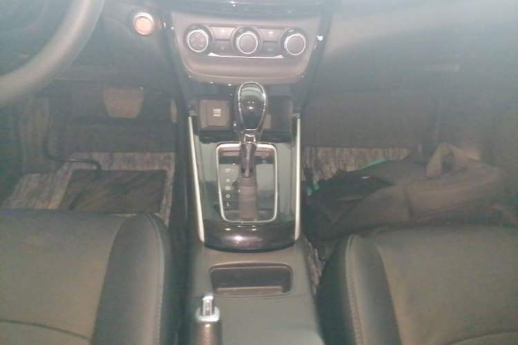 Used Nissan Sylphy 2016 1.6 XL CVT Deluxe Edition Gear Lever