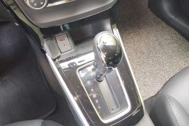 Used Nissan Sylphy 2016 1.6XV CVT Smart Enjoyment Version Gear Lever