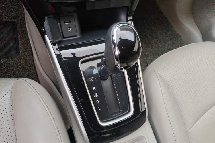 Used Nissan Sylphy 2016 1.6 XL CVT Luxury Edition Gear Lever