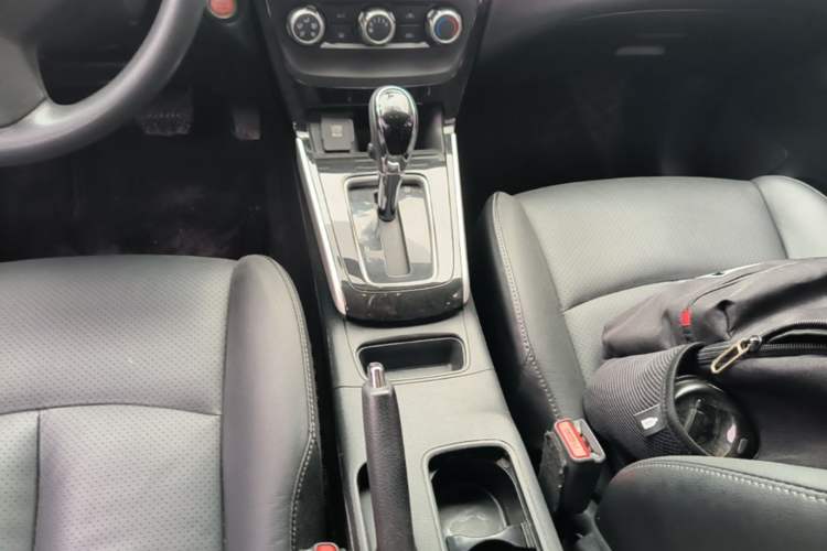 Used Nissan Sylphy 2016 1.6 XL CVT Deluxe Edition Gear Lever