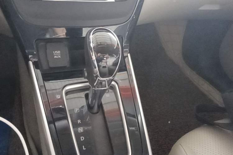 Used Nissan Sylphy 2016 1.6XV CVT Smart Enjoyment Version Gear Lever