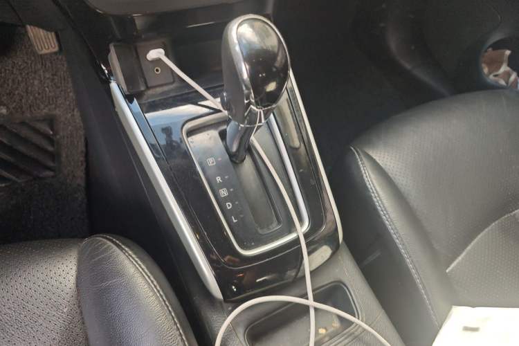 Used Nissan Sylphy 2016 1.6 XL CVT Deluxe Edition Gear Lever