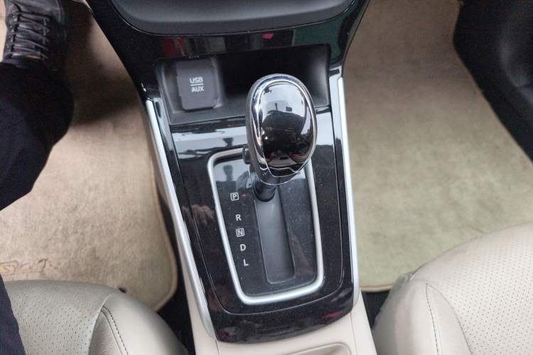 Used Nissan Sylphy 2016 1.6 XL CVT Deluxe Edition Gear Lever