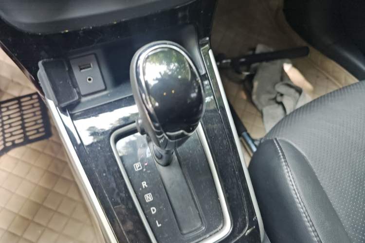 Used Nissan Sylphy 2016 1.6 XL CVT Deluxe Edition Gear Lever