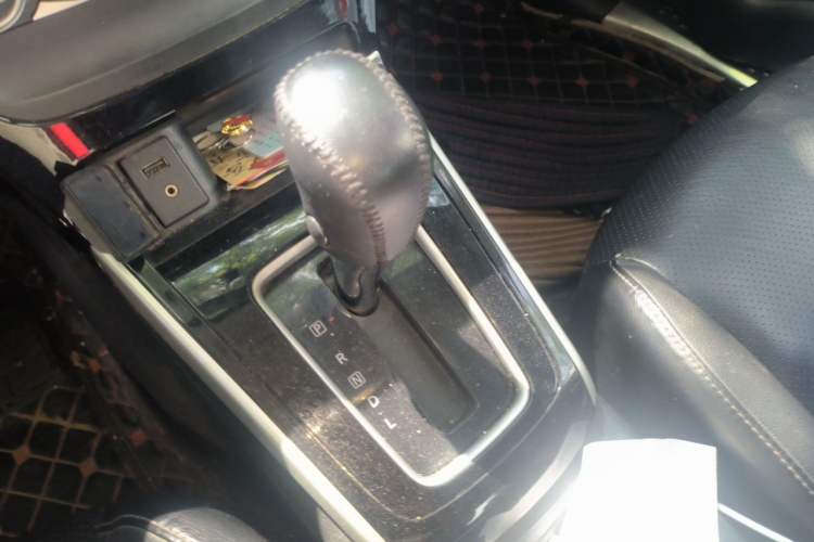 Used Nissan Sylphy 2016 1.6 XL CVT Deluxe Edition Gear Lever