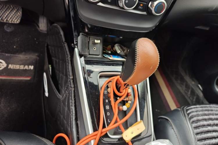 Used Nissan Sylphy 2016 1.6 XL CVT Deluxe Edition Gear Lever
