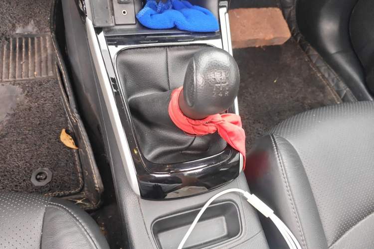 Used Nissan Sylphy 2016 1.6 XL Manual Luxury Edition Gear Lever