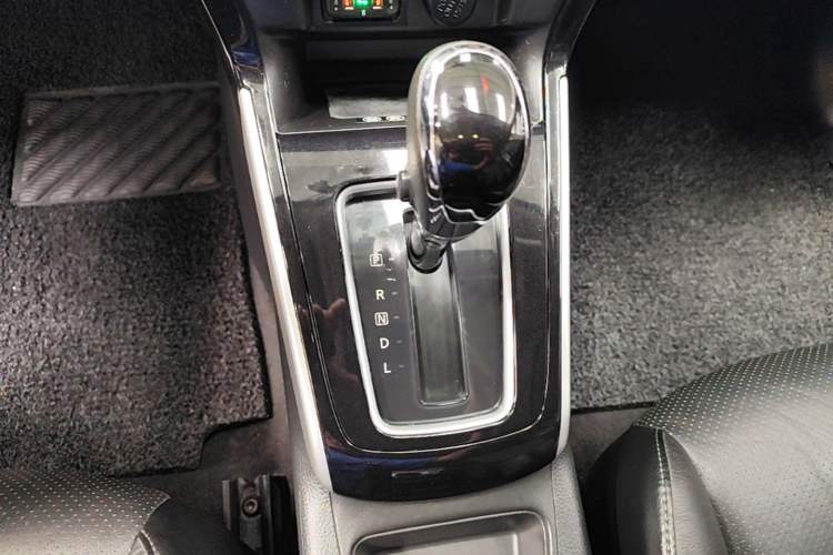 Used Nissan Sylphy 2016 1.6XV CVT Smart Enjoyment Version Gear Lever