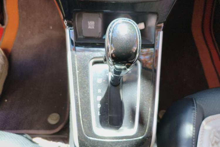 Used Nissan Sylphy 2016 1.6 XL CVT Deluxe Edition Gear Lever