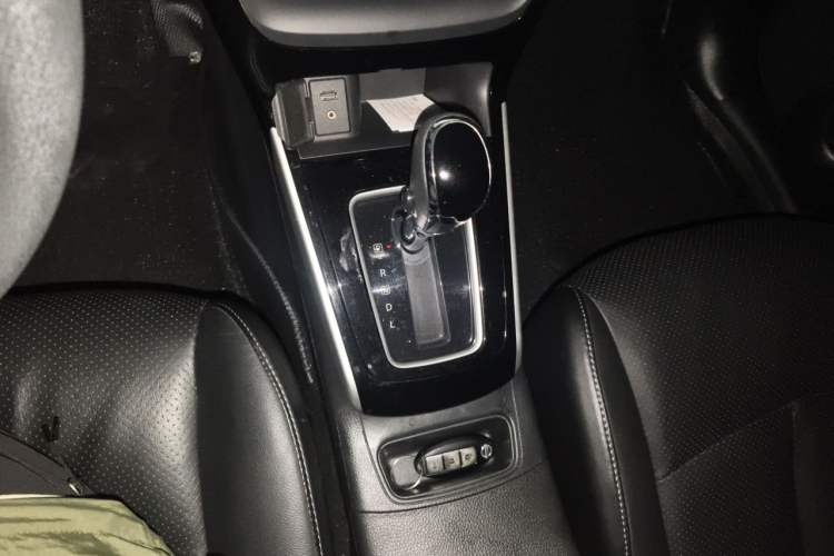 Used Nissan Sylphy 2016 1.6 XL CVT Deluxe Edition Gear Lever