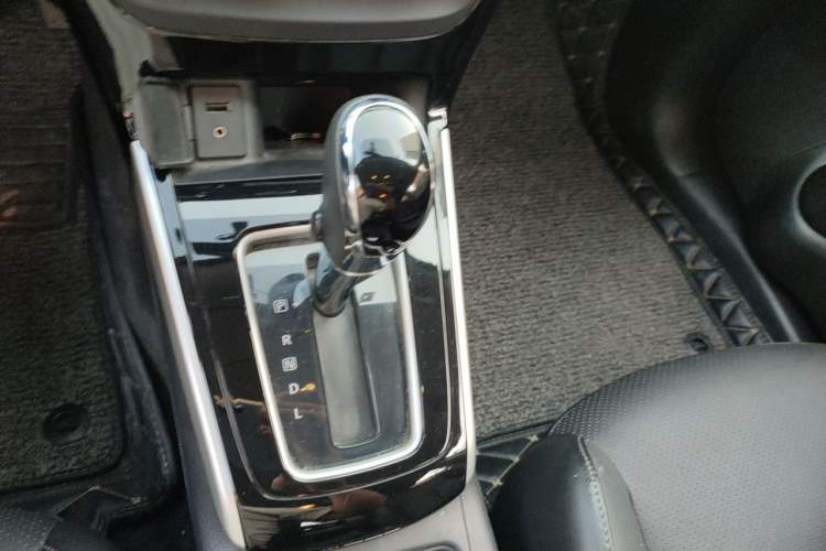 Used Nissan Sylphy 2016 1.6 XL CVT Deluxe Edition Gear Lever