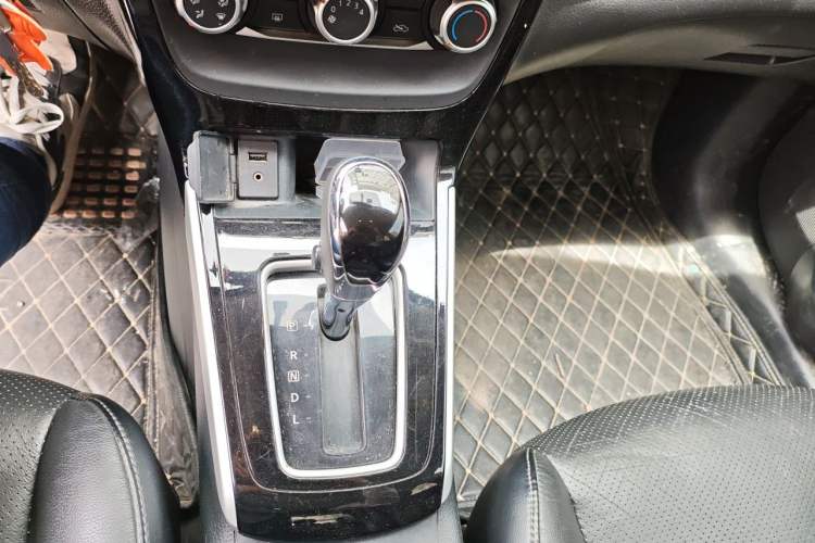Used Nissan Sylphy 2016 1.6 XL CVT Luxury Edition Gear Lever